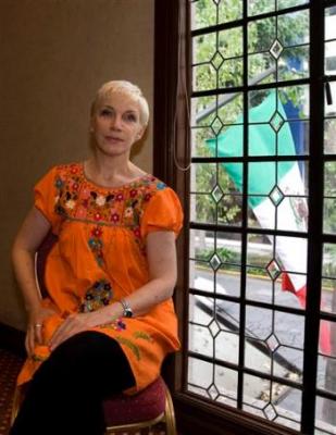 Annie Lennox lanza voz de alerta contra VIH desde la Cd. de México